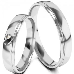 Eheringe aus Weißgold 333 mit Herzgravur