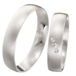 Eheringe aus Weißgold 333 mit sandmatter Oberfläche