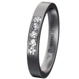 Verlobungsring als Memoire-Ring mit mehreren Brillanten