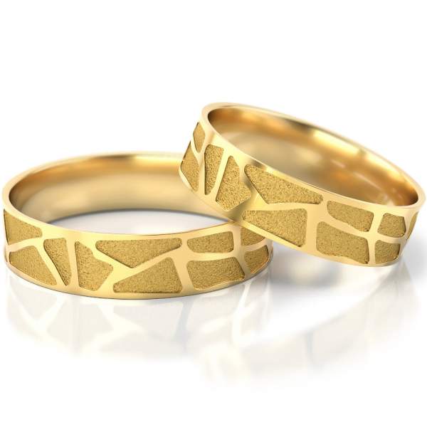 Extravagante Trauringe Gelbgold (333) ohne Steine sandmatt & poliert