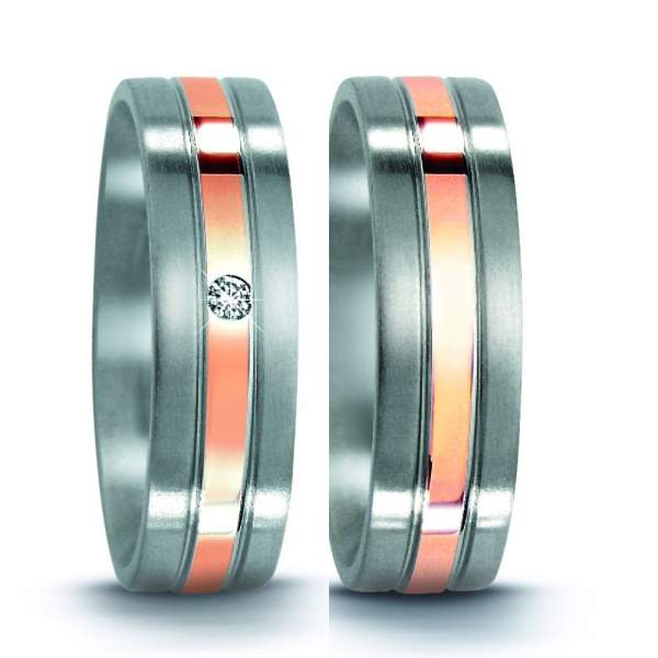 Trauringe aus Edelstahl mit Rotgold Streifen und Brillant von TitanFactory