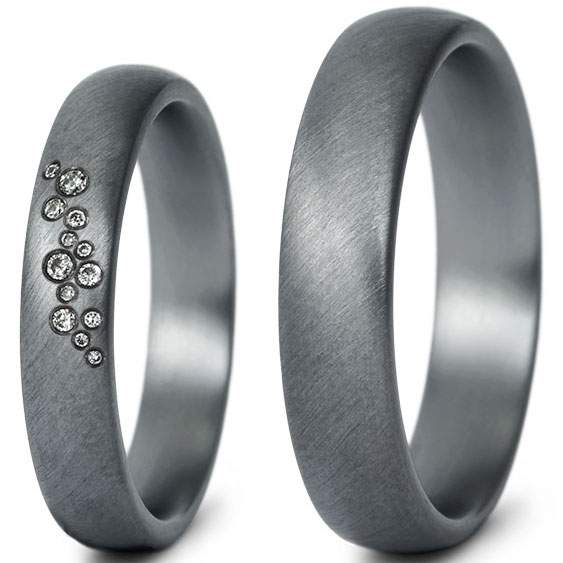 Traumhafte Tantal Eheringe: Schrägmatte Oberfläche!