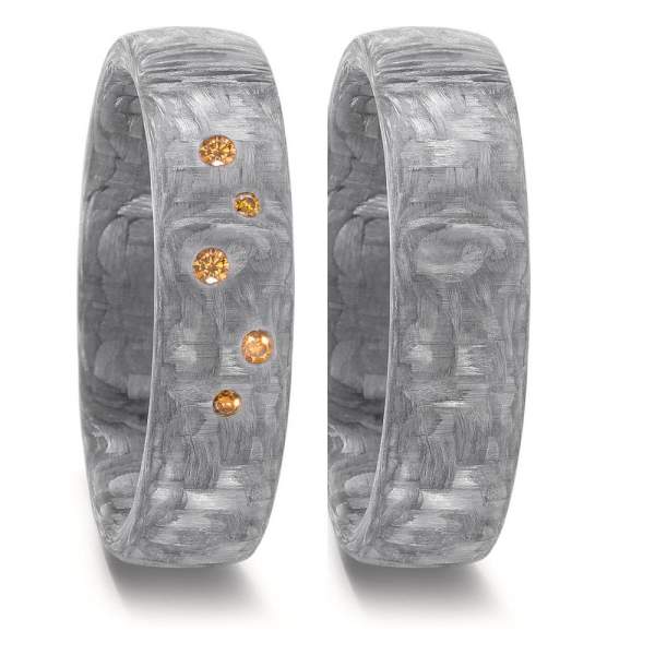 Trauringe aus Carbon mit Brillant 0,05 ct.