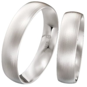 Schlichte Trauringe aus Weißgold